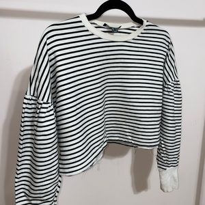 Striped Long sleeve Crop Top